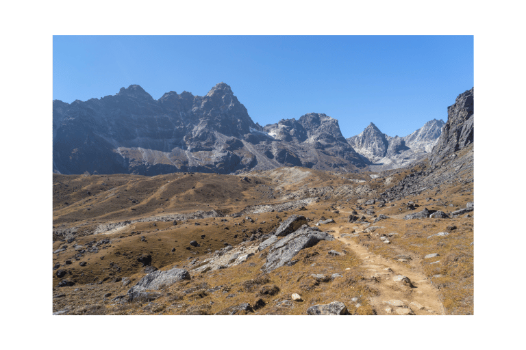 Everest Chola Pass Trek 18 Days